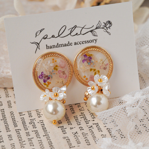 入学式にも⭐︎パールとお花の、レジンピアス、イヤリング ピアス