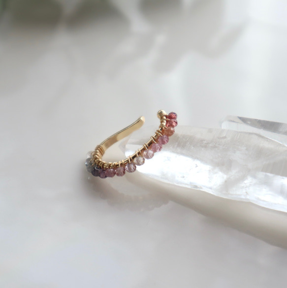 ｛イヤーカフ｝ 14kgf/gradation earcuff マルチカラースピネル(片耳）〔8月誕生石〕 8枚目の画像