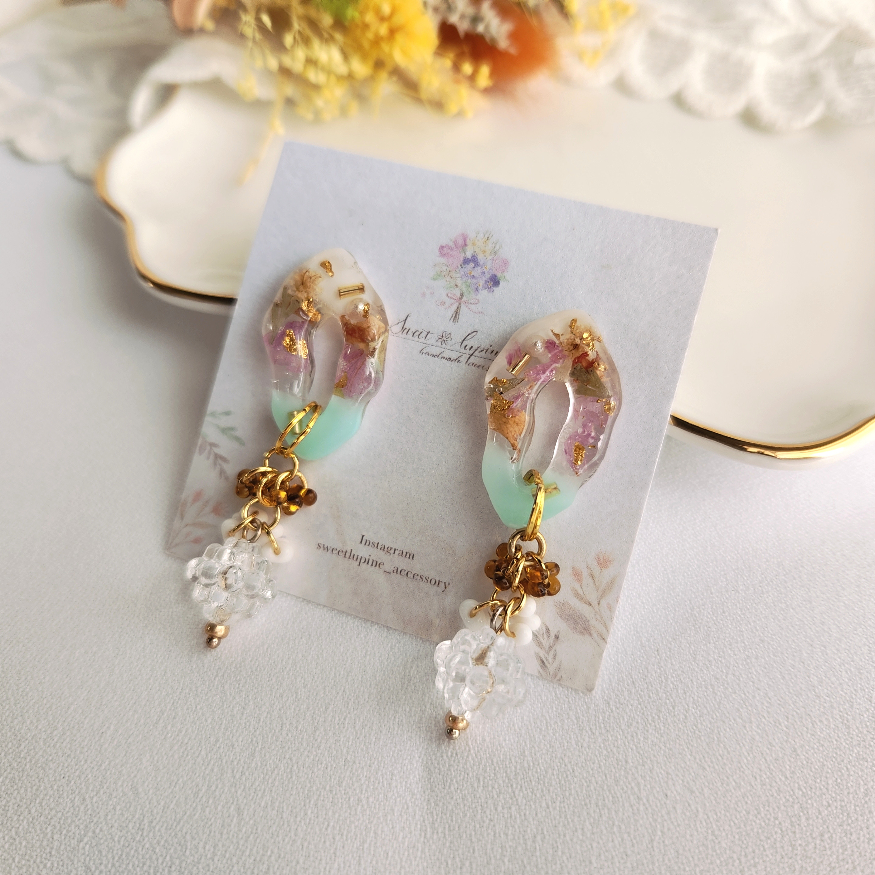 ブルー】フラワーレジンクリアデザインビーズイヤリング/ピアス  