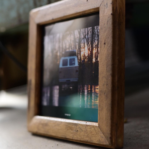 雑誌の切り抜きで貴方の世界観を ヴィンテージ感が画を引き立てる