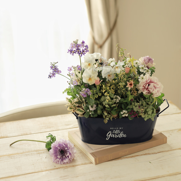 パステルカラーのギャザリング寄せ植え スワッグ 木の実と葉っぱ 通販