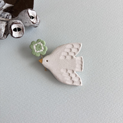   ブローチ #387 クローバー 希少 幸せを呼ぶと言われる四葉のクローバーをモチーフにした