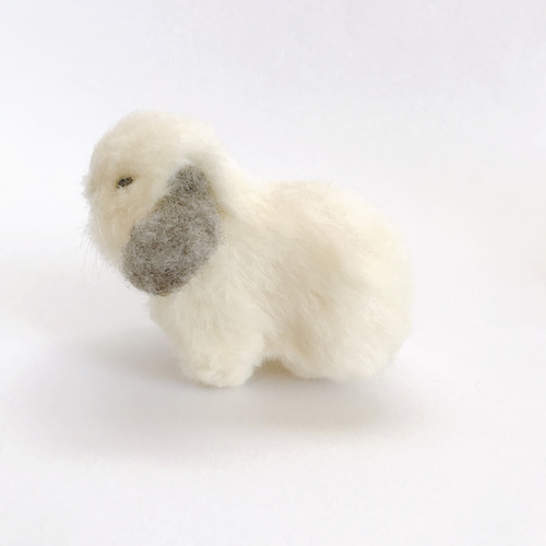 ロップイヤーうさぎの赤ちゃん（白×グレー） 羊毛フェルトマスコット