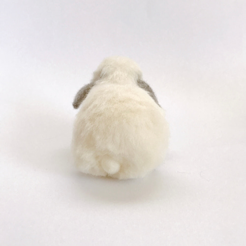 ロップイヤーうさぎの赤ちゃん（白×グレー） 羊毛フェルトマスコット