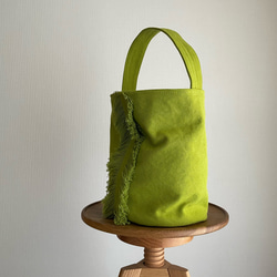 ピスタチオグリーンのフリンジバッグ 2枚目の画像