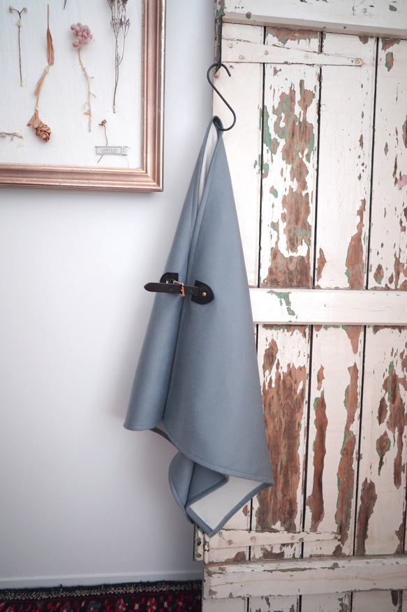 日式風格 ◎ ●100% 羊絨披肩● 雙層編織 sax x 白色 黑色皮革 第4張的照片