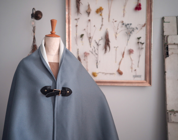 日式風格 ◎ ●100% 羊絨披肩● 雙層編織 sax x 白色 黑色皮革 第1張的照片