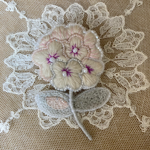 SIANON 紫陽花 ビーズ 刺繍 ブローチ ハンドメイドアクセサリー 紫陽花モチーフビーズ刺繍ブローチの新作 | ビーズ刺繍