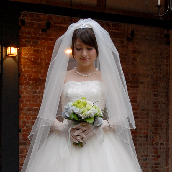 【中古・美品】ロングベール tveir(トヴェイル) クラウディア オフホワイト 中古・美品】ロングベール tveir(トヴェイル) クラウディア オフ