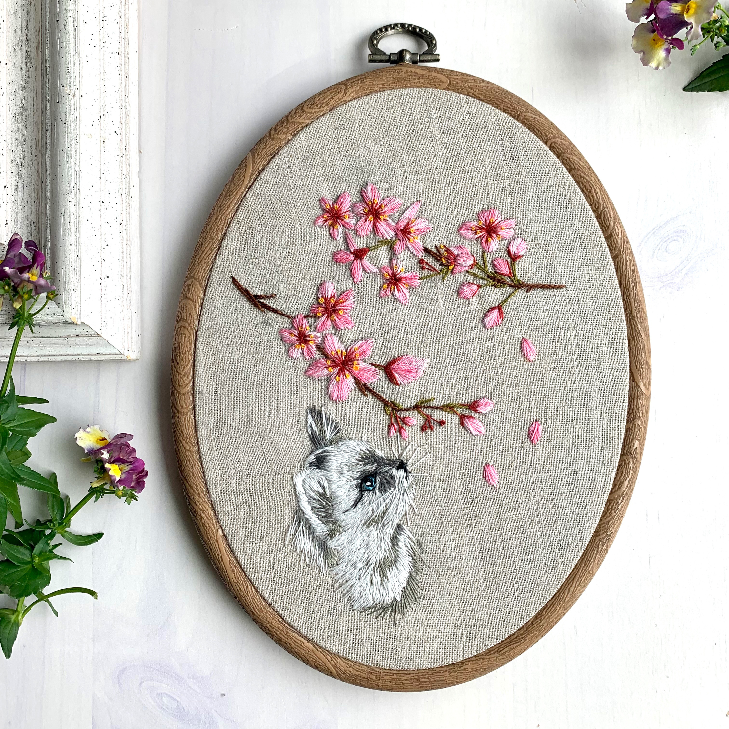 桜の木の下で、、、桜と猫 刺繍タペストリー タペストリー