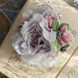 附贈包裝♡❀帶有可愛的薰衣草牡丹和繡球花漿果的胸花❀ 第1張的照片