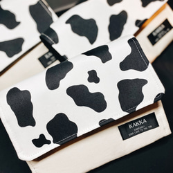 大きめ】牛柄母子手帳ケース ジャバラ ホルスタイン柄ホワイト