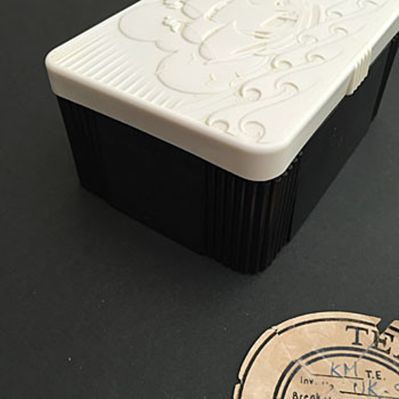 ヴィンテージオールドプラスティックボックス　船のデザイン箱　イギリス　アンティーク　裁縫箱　収納箱　文具ギフトボックス　 5枚目の画像