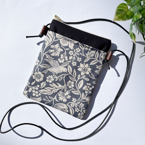 鳥と花柄 スマホショルダー スマホポシェット スマホポーチ