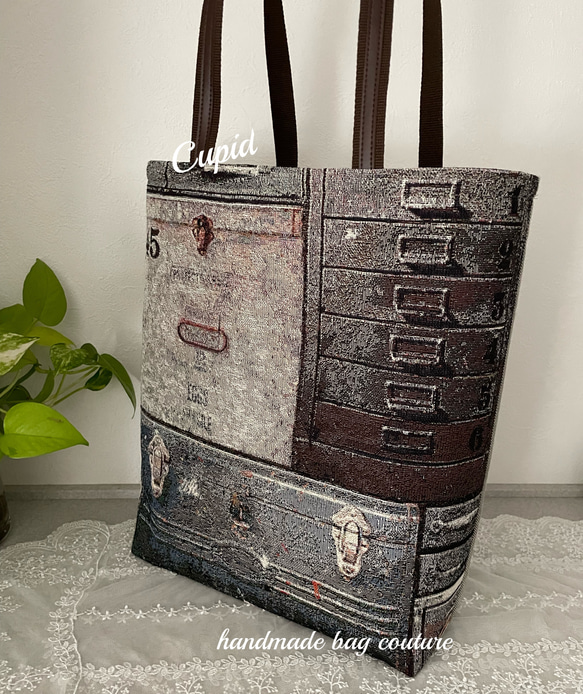 スペインゴブラン織り　アンティークボックス柄を使ったＡ４ショルダートートバッグ 2枚目の画像