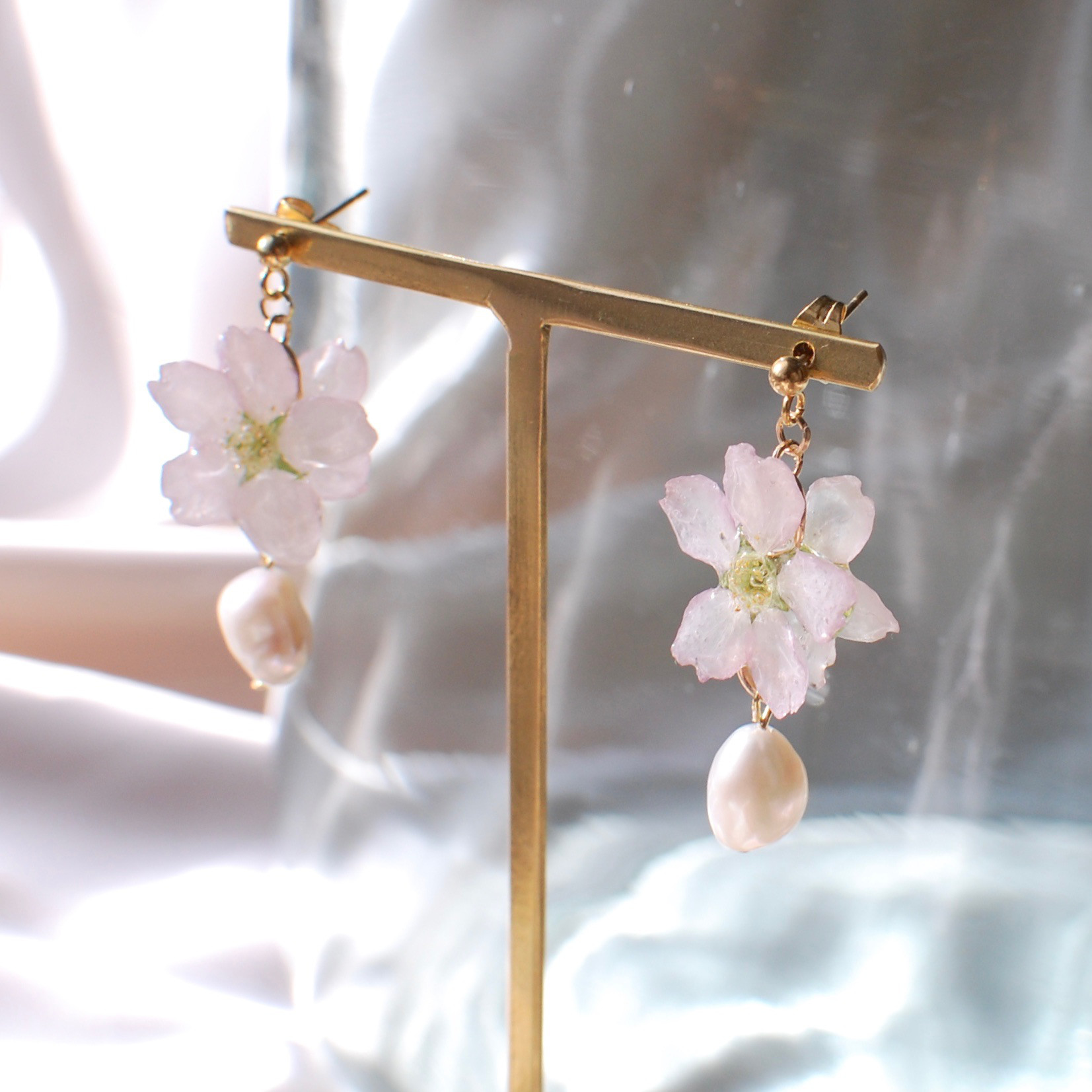 雨上がりの桜✴︎パールの雫（啓翁桜）〜ピアス・イヤリング