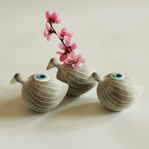 陶器製 花と鳥の一輪挿し 美しい花瓶 陶器製 花と鳥のデザイン 一輪挿し - メルカリ
