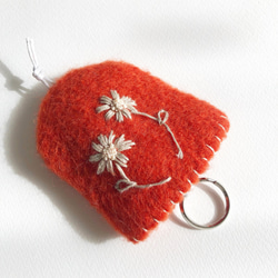 再販✖️2 鍵のセーター   keycase    daisy  orange リネン刺繍 2枚目の画像