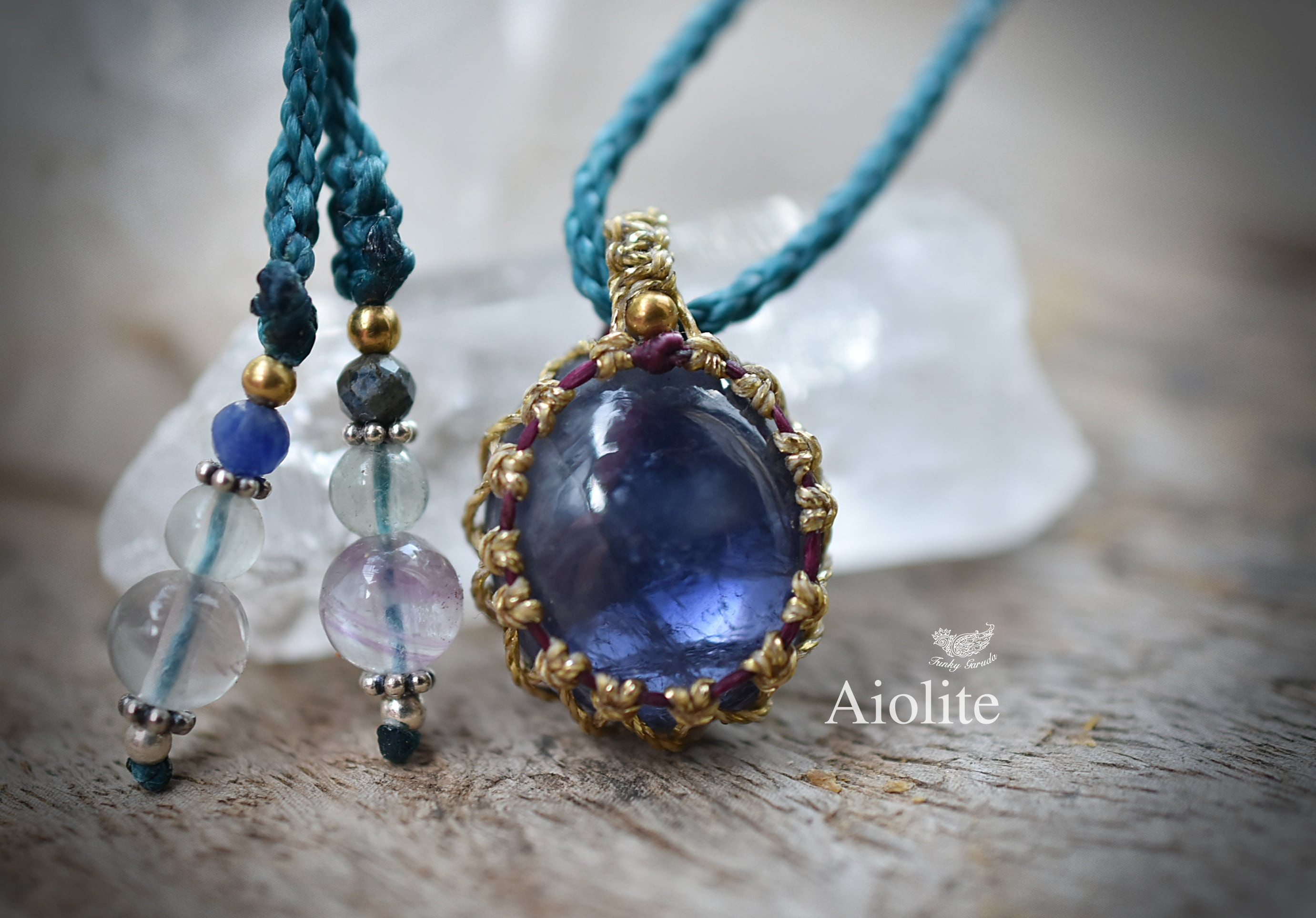 アイオライト　マクラメ　ネックレス