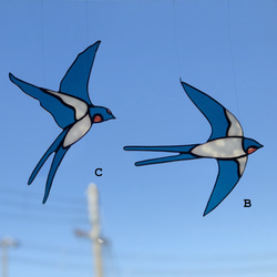 ステンドグラス　サンキャッチャー　燕　2羽セット 4枚目の画像
