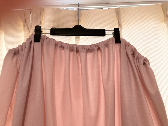 さらっとしてゆったりピンクの柔らかくて光沢があり伸縮する透けるフレアスカート(ウエストゴム)桜 3枚目の画像