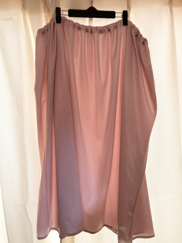 さらっとしてゆったりピンクの柔らかくて光沢があり伸縮する透けるフレアスカート(ウエストゴム)桜 1枚目の画像