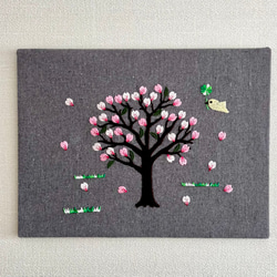 刺繍アート　ファブリックボード　桜の木 1枚目の画像