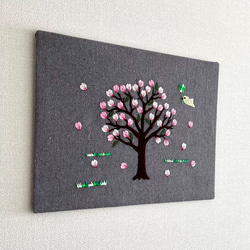 刺繍アート　ファブリックボード　桜の木 2枚目の画像