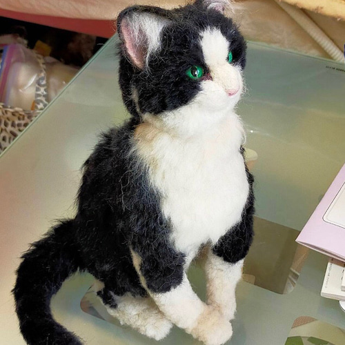 羊毛フェルト　猫　ハチワレ猫　人形　オーダーメイド 羊毛フェルト 猫 人形 ハチワレ オーダーメイド ぬいぐるみ