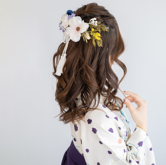 【白・紺・紫の卒業式袴髪飾り】ハーフアップH ミディアム・ロングヘアのミモザのヘッドドレス 卒園式保育士・先生・教員様 2枚目の画像