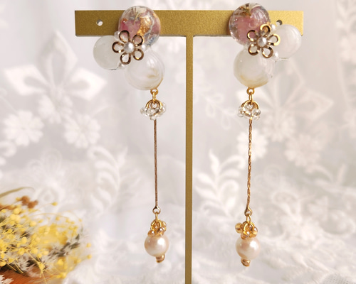 ピンクフラワーレジン×スパンコール♡花びら ピアス イヤリング ac5ccb445e841703b91ee5a9424194
