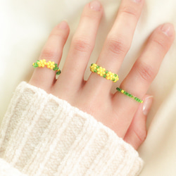 ビーズリング ✧ ミモザ (爽やか)  小さなお花のぷちリング  (選べるセット 指輪) ミモザハンドメイド2023 5枚目の画像