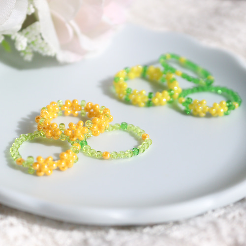 ビーズリング ✧ ミモザ (爽やか) 小さなお花のぷちリング (選べる 