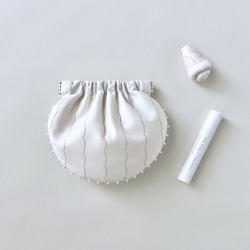 Amulette -真珠貝- ミニポーチ / コーニッシュクリーム / バネポーチ / バネ口ポーチ / バッグチャーム 4枚目の画像