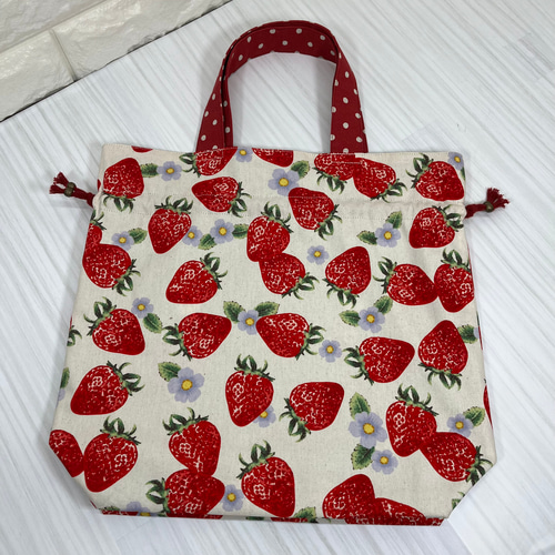 巾着トートバッグ(いちご柄 生成り) エコバッグ・サブバッグ  