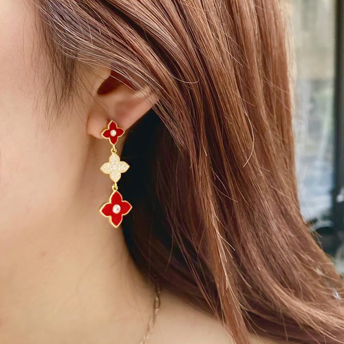 幸せのクローバー マザーオブパール 白蝶貝 ピアス ピアス