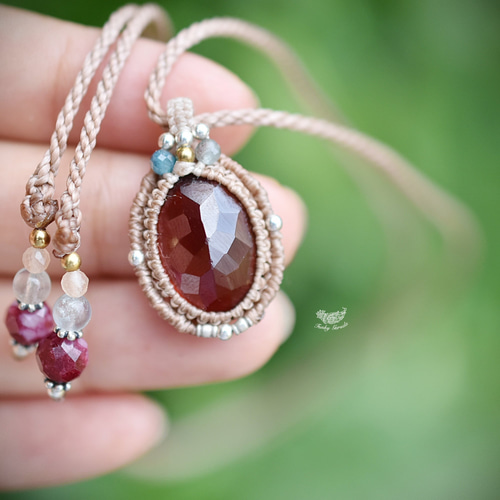 ファセットカット☆ガーネット☆マクラメネックレス 916