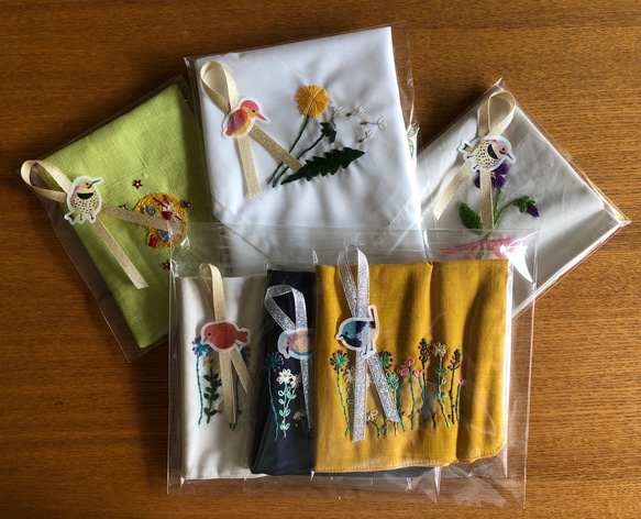 刺繍のハンカチ☆ワイルドガーデン 5枚目の画像