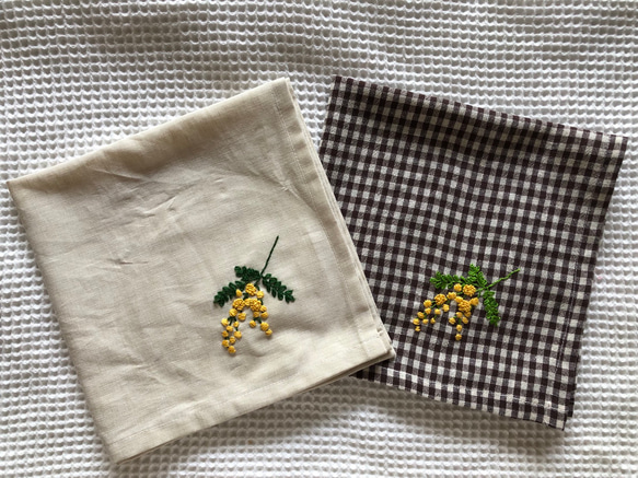 刺繍のハンカチ☆ミモザ 3枚目の画像