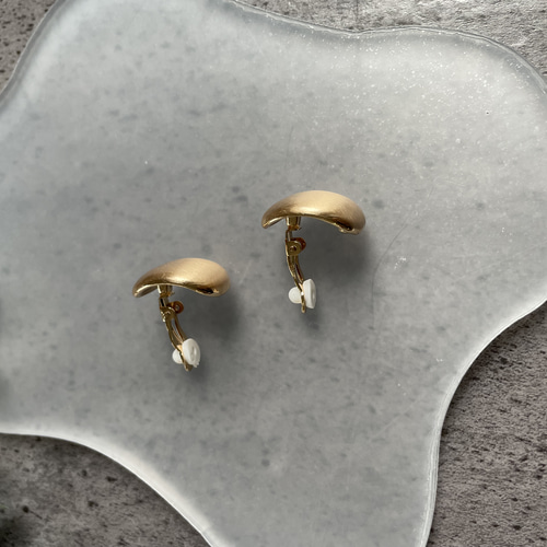 痛くなりづらいイヤリング シリコンゴム付き】 艶消しマットゴールド  