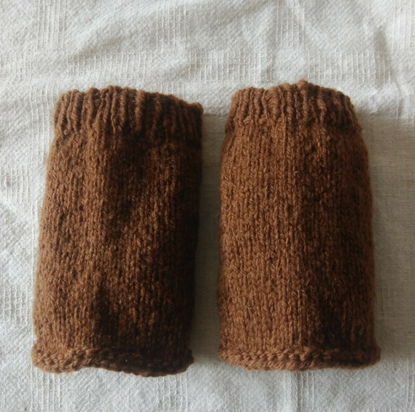 手紡ぎ羊毛のアンクルウォーマー(胡桃染) 1枚目の画像