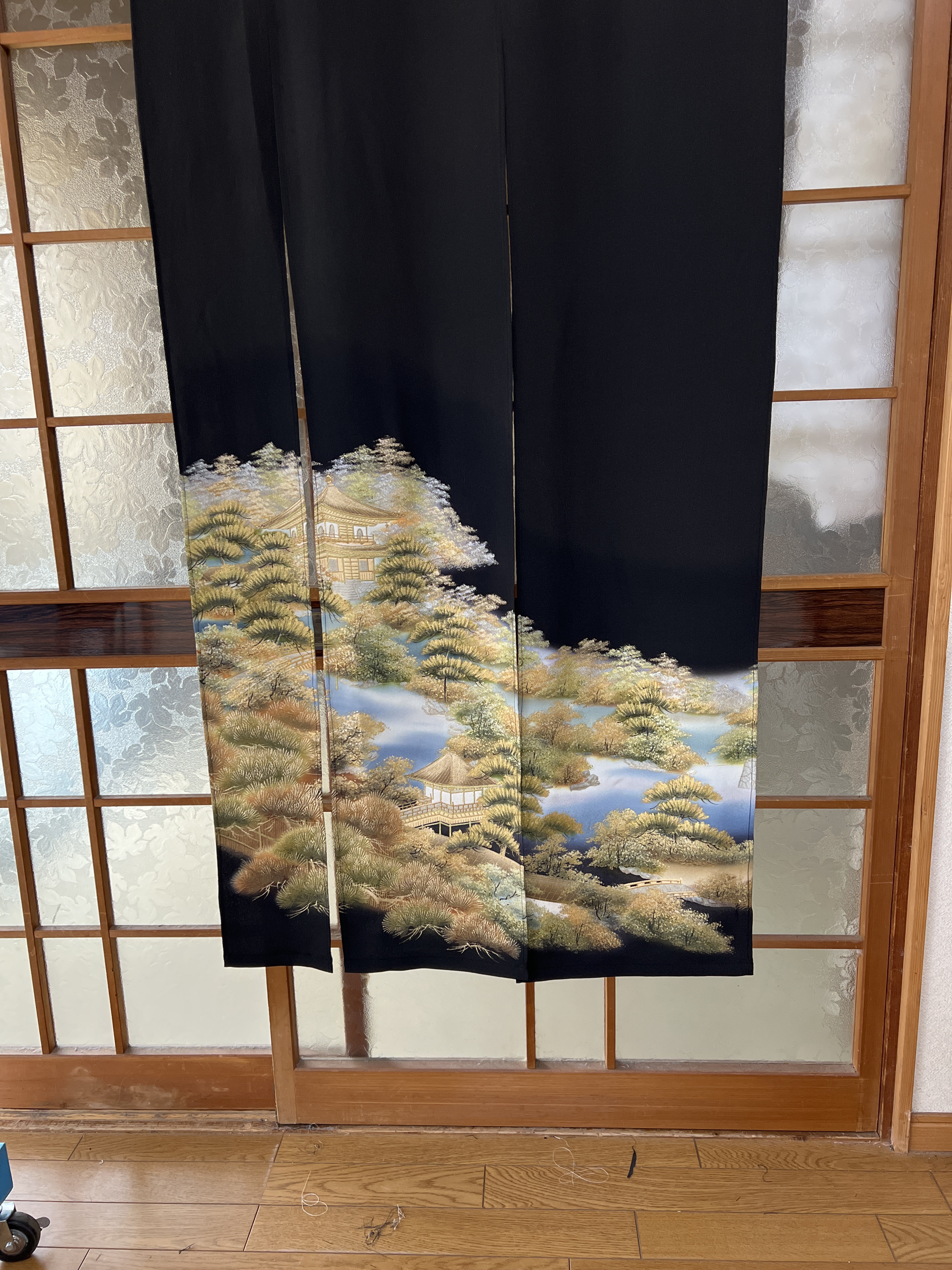 刺繍花柄ーのれんーとめそでリメイク~暖簾！