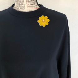 ビーズ刺繍ブローチ～黄色いお花～ 3枚目の画像