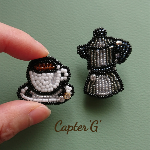 カフェシリーズ】コーヒーカップビーズ刺繍ブローチ ブローチ Capter