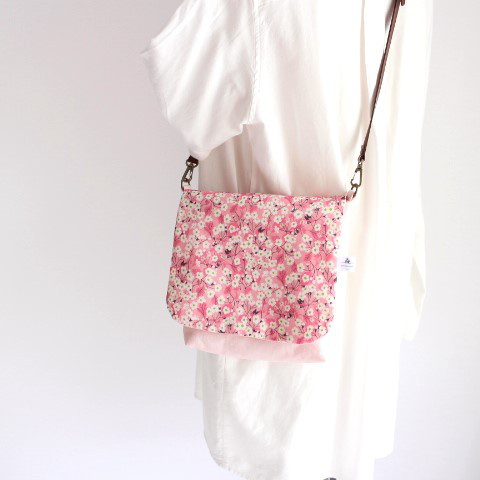 『受注制作』たっぷりサイズのスマホショルダー/ミッツィ