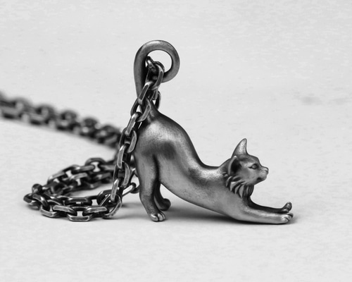 シルバー925製 怠け猫ペンダント 伸びる猫ジュエリー 女性用ジュエリー