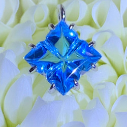 11月の誕生石】紫陽花 ブルートパーズ フラワー シルバーネックレス L  