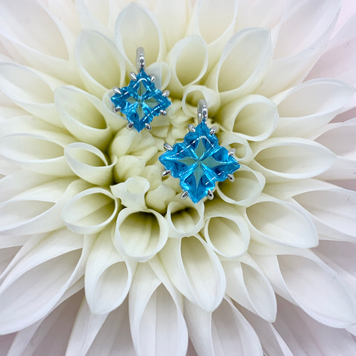 11月の誕生石】紫陽花 ブルートパーズ フラワー シルバーネックレス L  