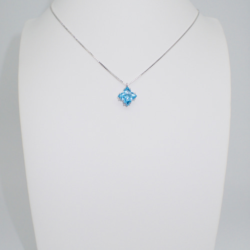 11月の誕生石】紫陽花 ブルートパーズ フラワー シルバーネックレス L  