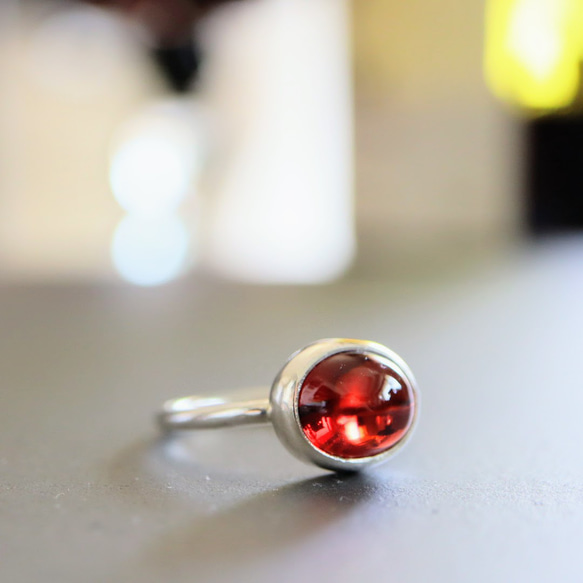 深紅 ガーネット 天然石 シルバーリング フォーマル シンプル　赤い指輪　ご褒美ジュエリー　ザクロ石 2枚目の画像